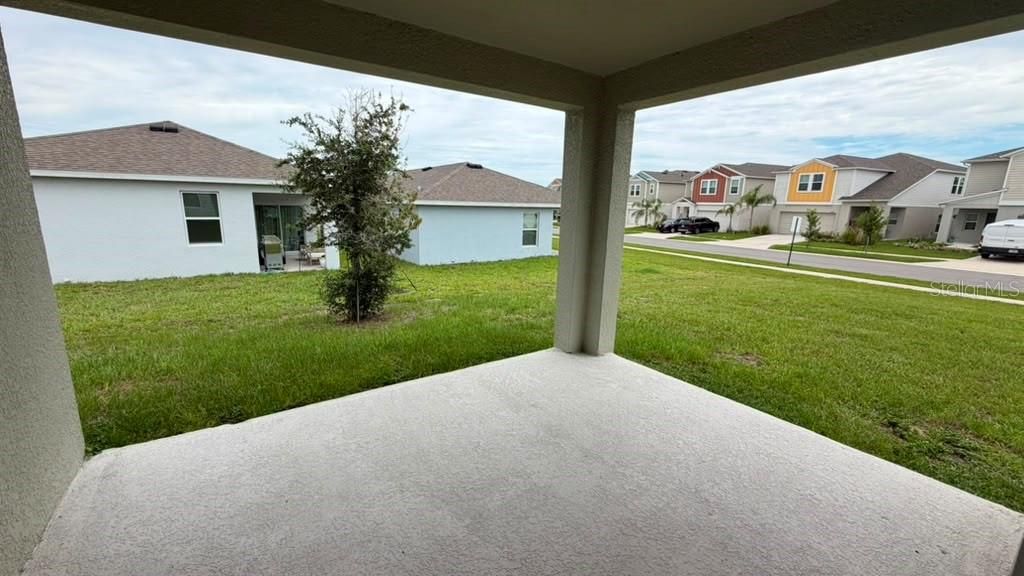 For Rent: $2,300 (3 beds, 2 baths, 1615 Square Feet)