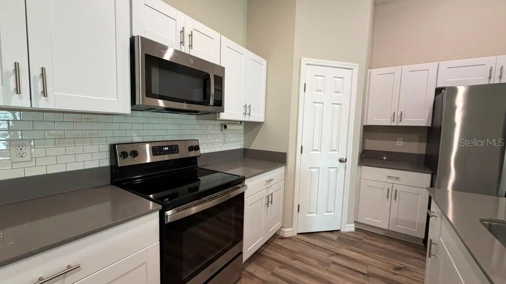 For Rent: $2,300 (3 beds, 2 baths, 1615 Square Feet)