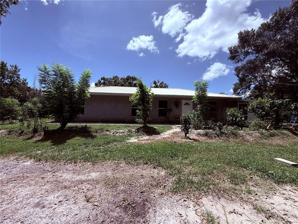 For Sale: $450,000 (3 beds, 2 baths, 1200 Square Feet)