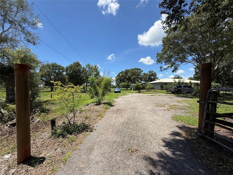 For Sale: $450,000 (3 beds, 2 baths, 1200 Square Feet)