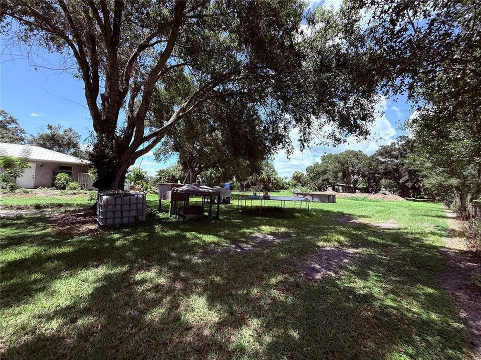 For Sale: $450,000 (3 beds, 2 baths, 1200 Square Feet)