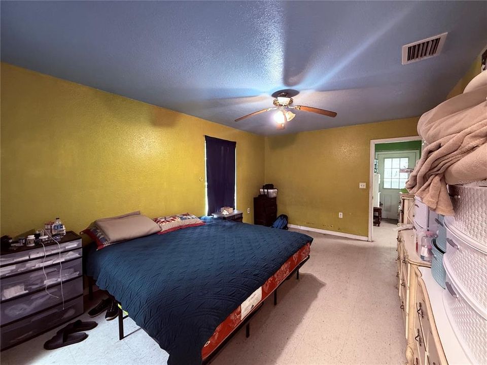 For Sale: $450,000 (3 beds, 2 baths, 1200 Square Feet)