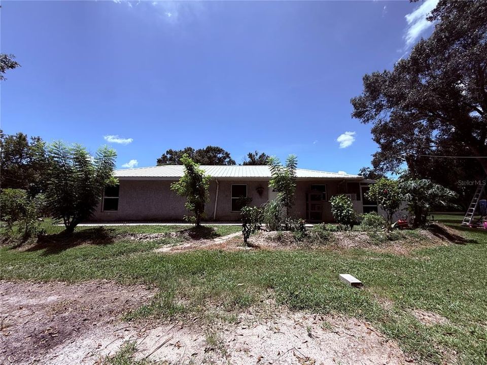 For Sale: $450,000 (3 beds, 2 baths, 1200 Square Feet)