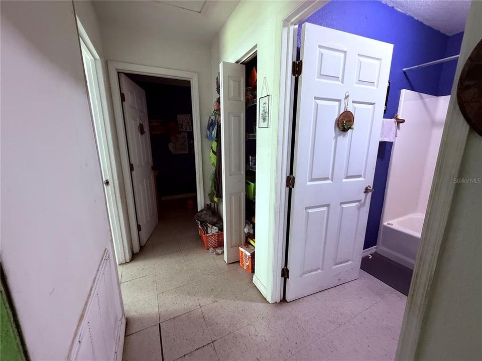 For Sale: $450,000 (3 beds, 2 baths, 1200 Square Feet)