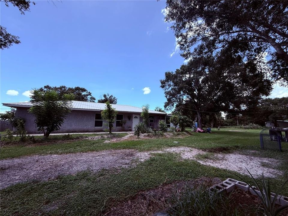 For Sale: $450,000 (3 beds, 2 baths, 1200 Square Feet)