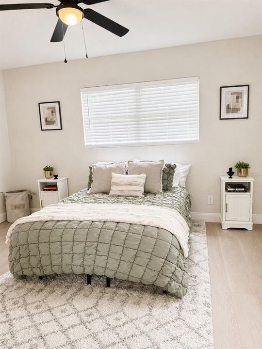 En Venta: $329,900 (4 camas, 2 baños, 1600 Pies cuadrados)