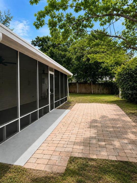 En Venta: $329,900 (4 camas, 2 baños, 1600 Pies cuadrados)
