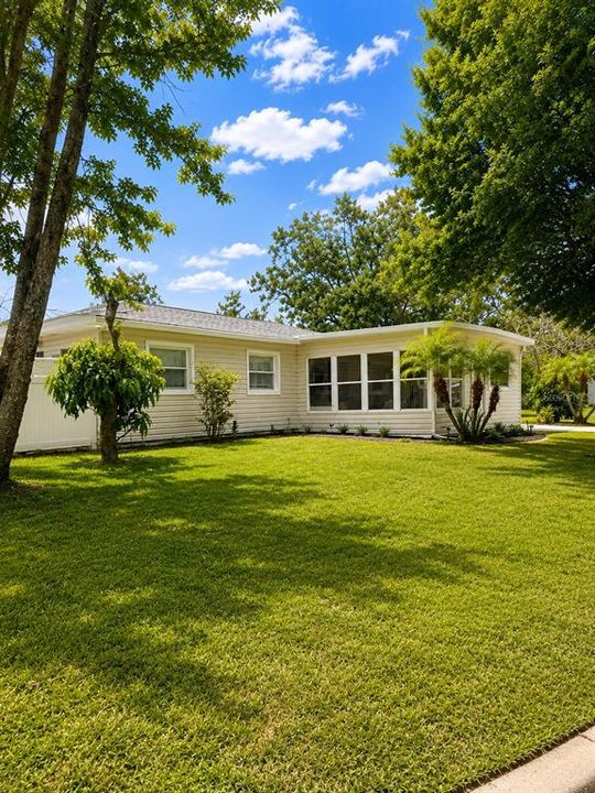 En Venta: $329,900 (4 camas, 2 baños, 1600 Pies cuadrados)