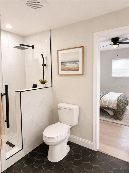 En Venta: $329,900 (4 camas, 2 baños, 1600 Pies cuadrados)
