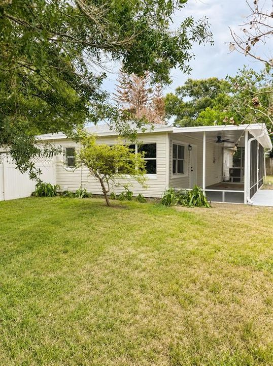 En Venta: $329,900 (4 camas, 2 baños, 1600 Pies cuadrados)
