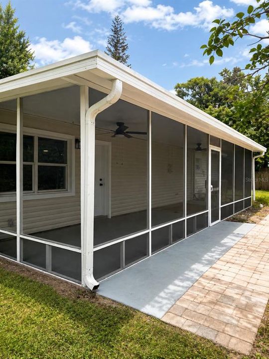 En Venta: $329,900 (4 camas, 2 baños, 1600 Pies cuadrados)