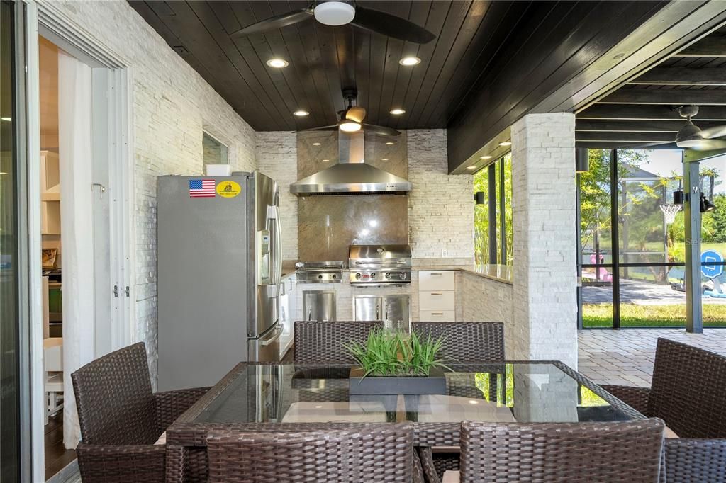 For Sale: $775,000 (4 beds, 2 baths, 3014 Square Feet)