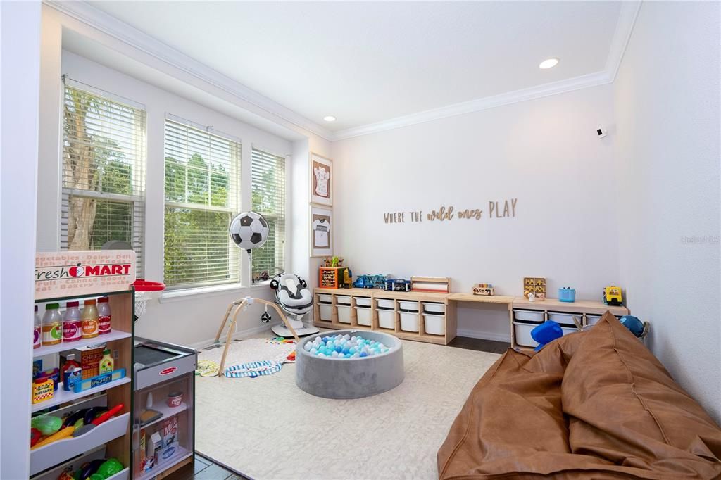 For Sale: $775,000 (4 beds, 2 baths, 3014 Square Feet)