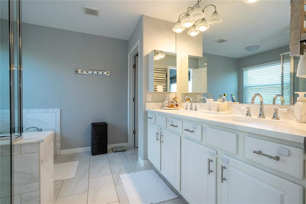 For Sale: $775,000 (4 beds, 2 baths, 3014 Square Feet)