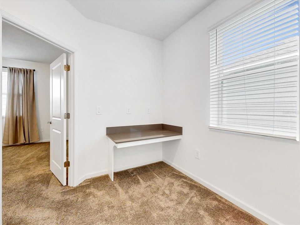 For Rent: $2,400 (4 beds, 3 baths, 2044 Square Feet)