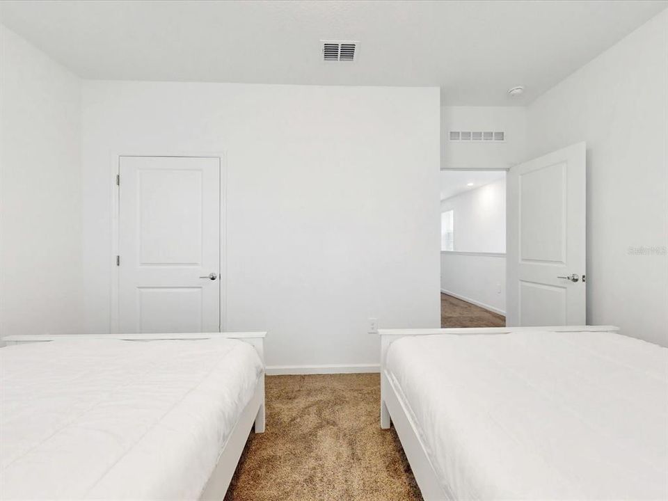 For Rent: $2,400 (4 beds, 3 baths, 2044 Square Feet)
