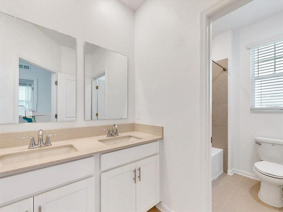 For Rent: $2,400 (4 beds, 3 baths, 2044 Square Feet)