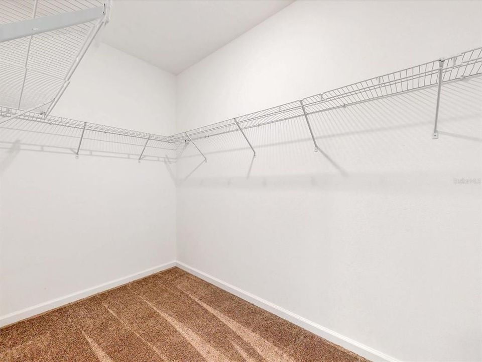 For Rent: $2,400 (4 beds, 3 baths, 2044 Square Feet)