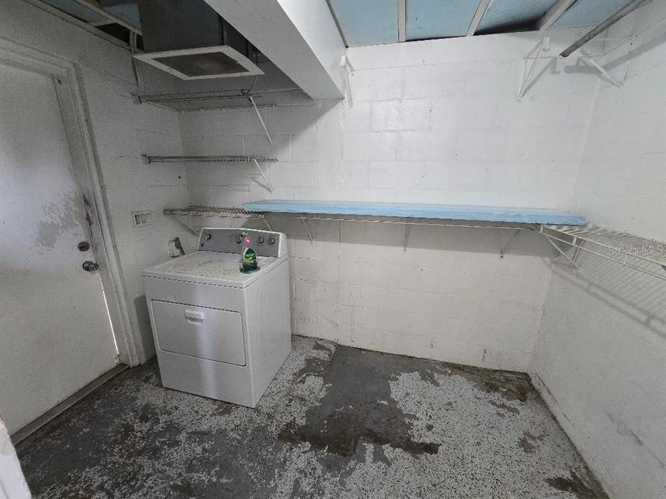 Под контрактом: $229,900 (2 спален, 1 ванн, 845 Квадратных фут)