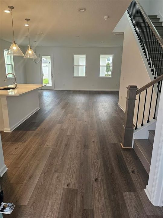 For Rent: $2,599 (3 beds, 2 baths, 1837 Square Feet)