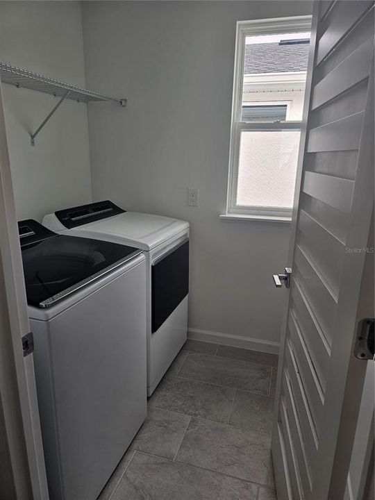 For Rent: $2,599 (3 beds, 2 baths, 1837 Square Feet)