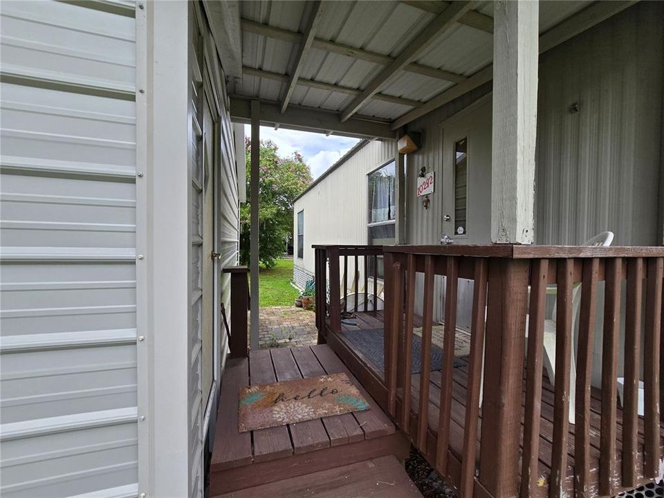 For Sale: $167,000 (2 beds, 1 baths, 864 Square Feet)
