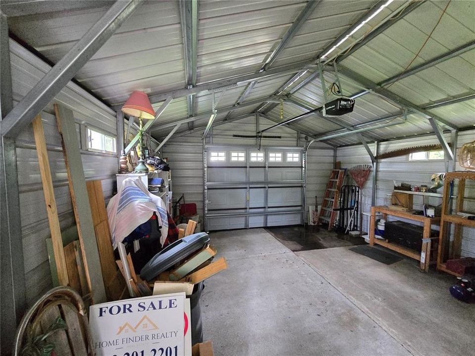 For Sale: $167,000 (2 beds, 1 baths, 864 Square Feet)