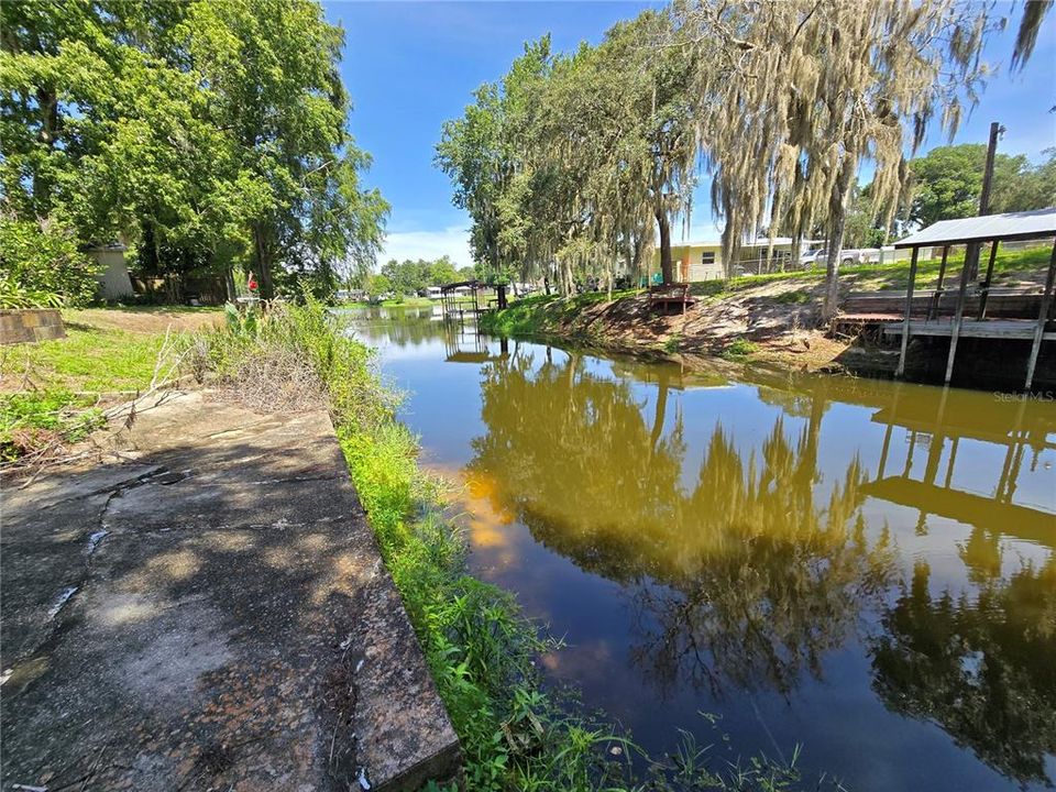 For Sale: $167,000 (2 beds, 1 baths, 864 Square Feet)