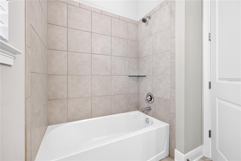 Active With Contract: $482,000 (3 beds, 2 baths, 1692 Square Feet)