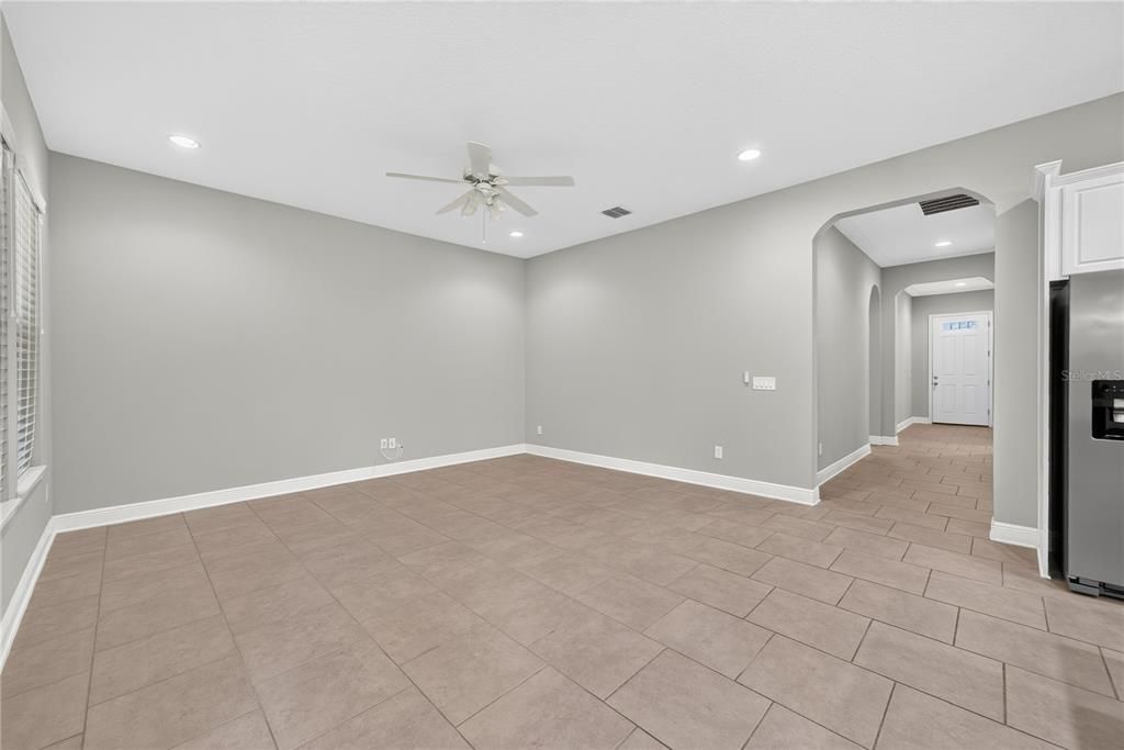 Active With Contract: $482,000 (3 beds, 2 baths, 1692 Square Feet)
