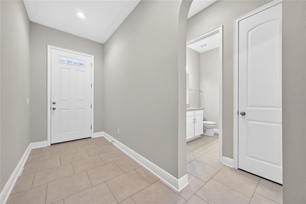 Active With Contract: $482,000 (3 beds, 2 baths, 1692 Square Feet)