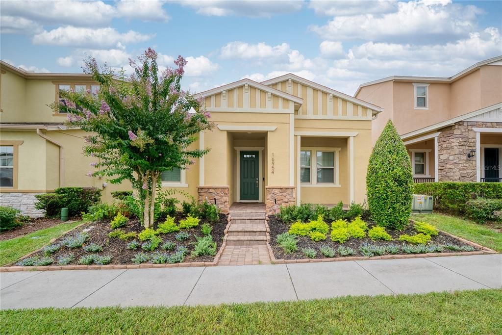 Active With Contract: $482,000 (3 beds, 2 baths, 1692 Square Feet)