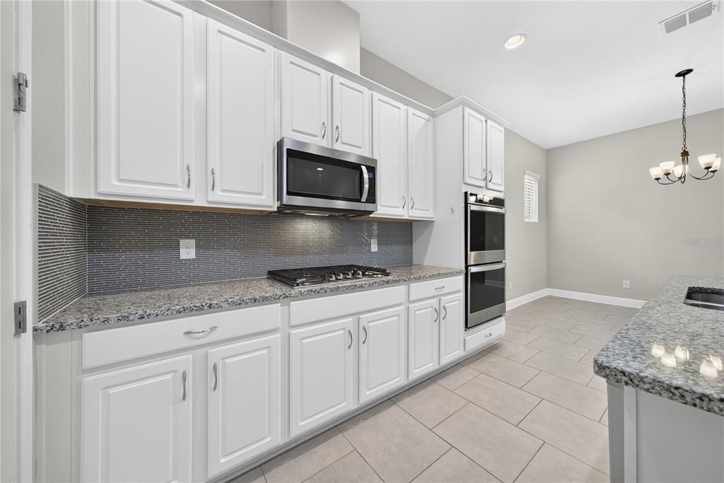 Active With Contract: $482,000 (3 beds, 2 baths, 1692 Square Feet)