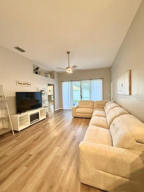 For Sale: $490,000 (4 beds, 2 baths, 2071 Square Feet)