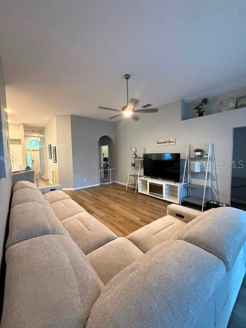For Sale: $490,000 (4 beds, 2 baths, 2071 Square Feet)