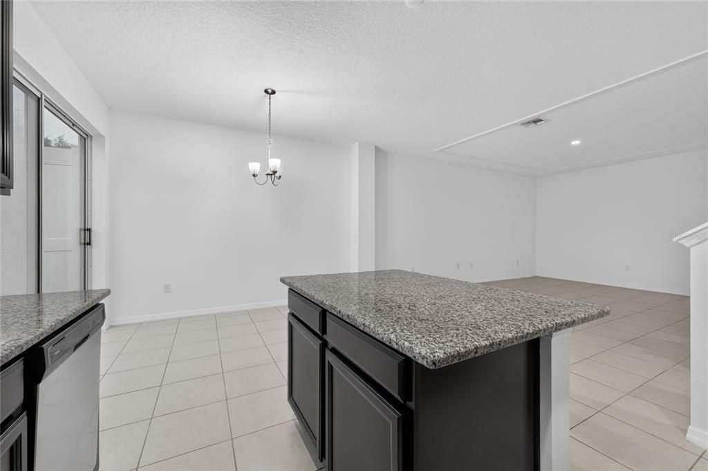 For Rent: $2,500 (3 beds, 2 baths, 1438 Square Feet)