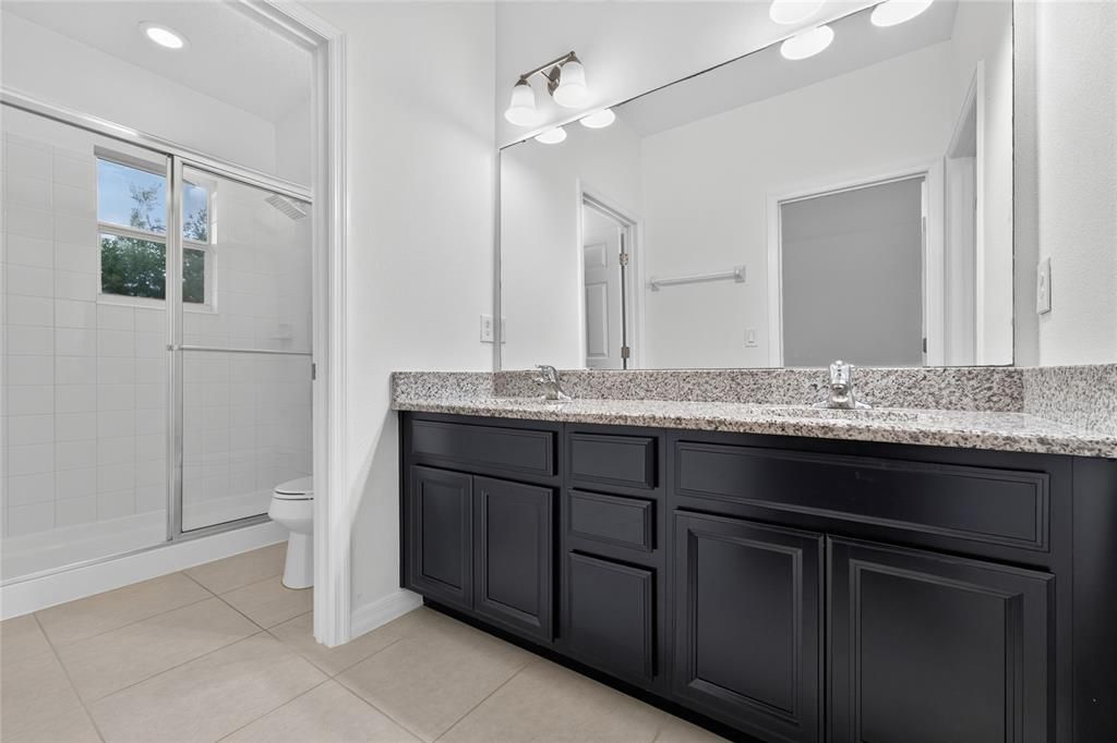 For Rent: $2,500 (3 beds, 2 baths, 1438 Square Feet)