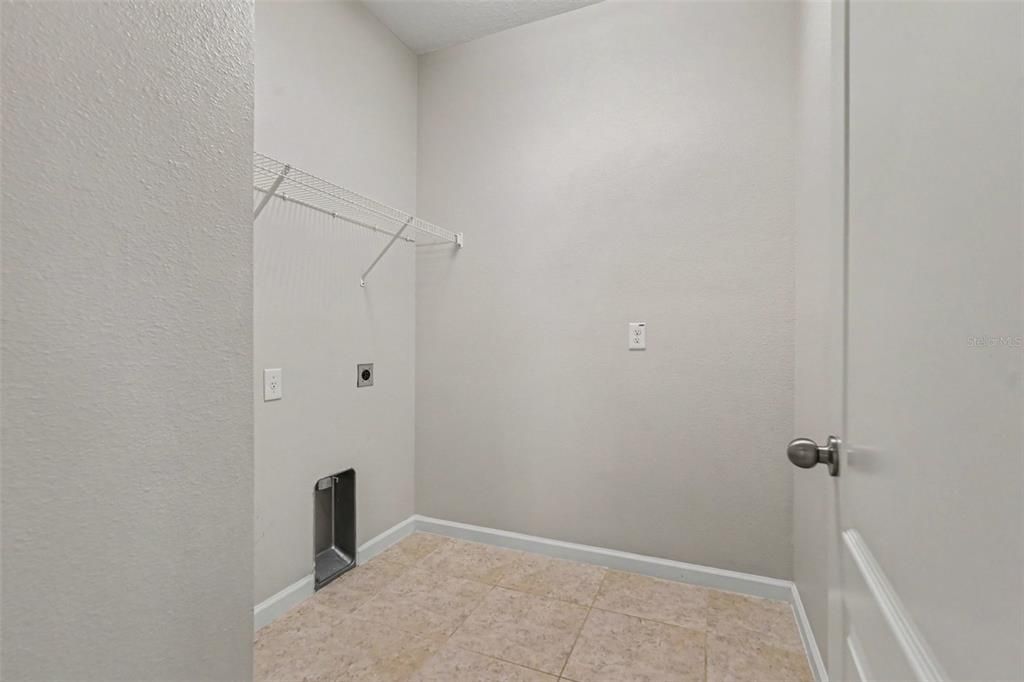 For Sale: $324,900 (3 beds, 2 baths, 2017 Square Feet)