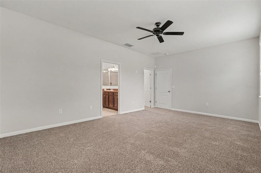 For Sale: $324,900 (3 beds, 2 baths, 2017 Square Feet)
