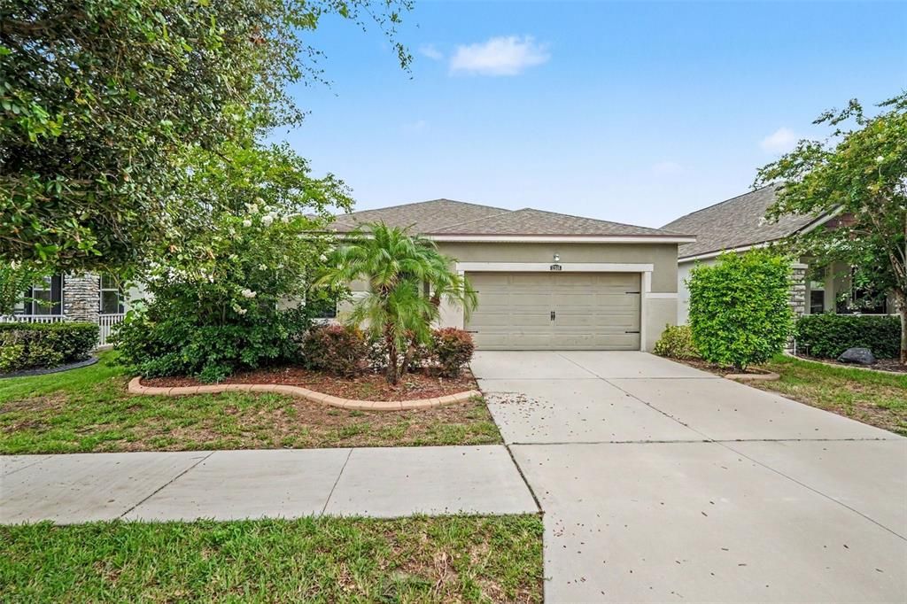 For Sale: $324,900 (3 beds, 2 baths, 2017 Square Feet)