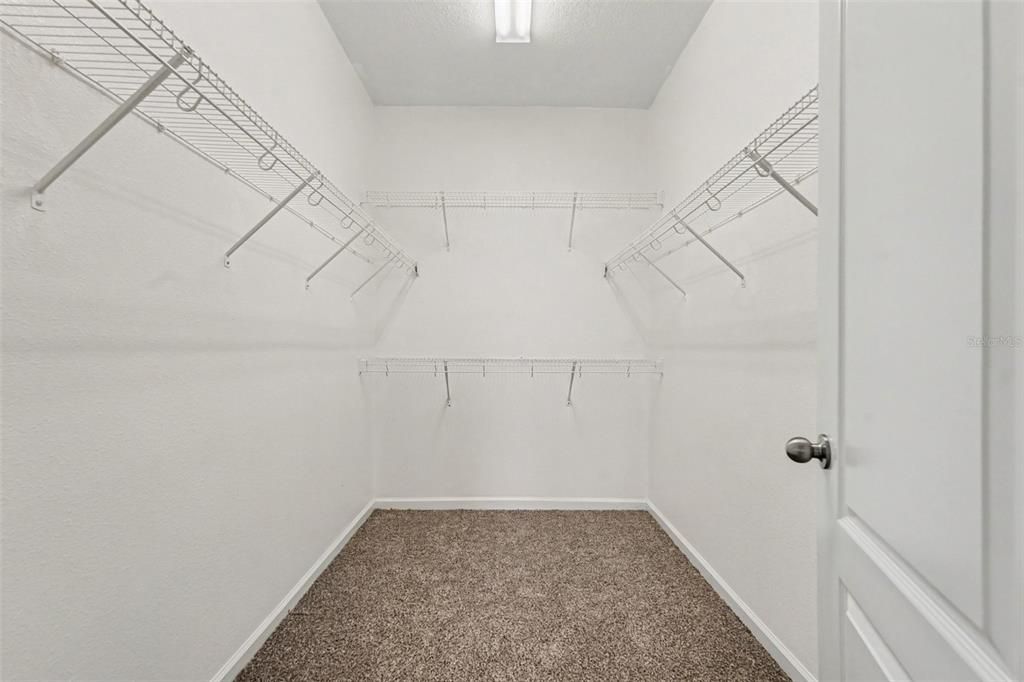 For Sale: $324,900 (3 beds, 2 baths, 2017 Square Feet)