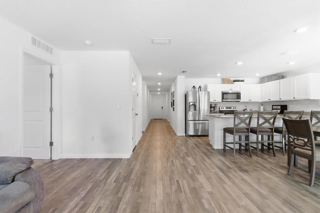 For Sale: $349,900 (4 beds, 2 baths, 1666 Square Feet)