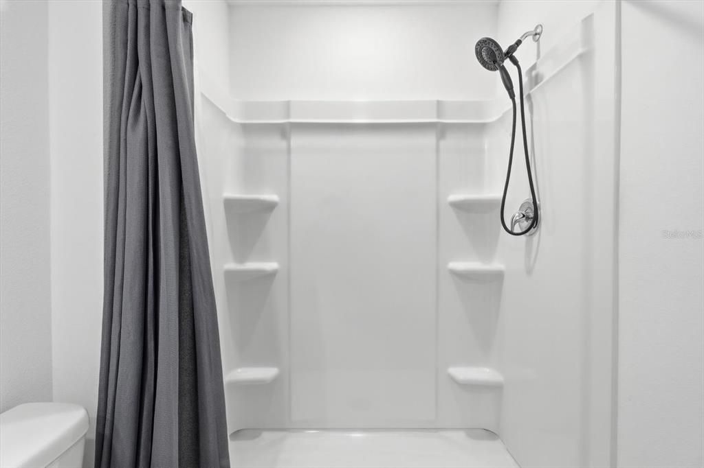 For Sale: $349,900 (4 beds, 2 baths, 1666 Square Feet)