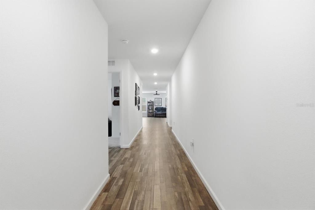 For Sale: $349,900 (4 beds, 2 baths, 1666 Square Feet)