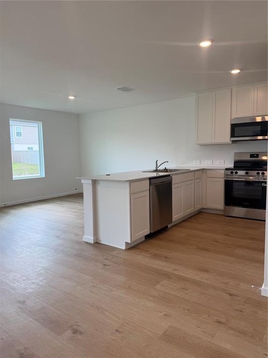 For Rent: $2,450 (5 beds, 3 baths, 2238 Square Feet)