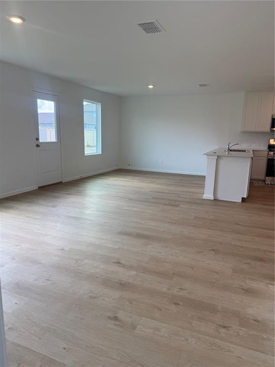 For Rent: $2,450 (5 beds, 3 baths, 2238 Square Feet)