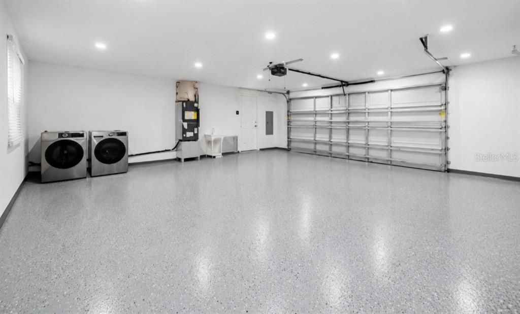 En Venta: $599,000 (4 camas, 2 baños, 1900 Pies cuadrados)