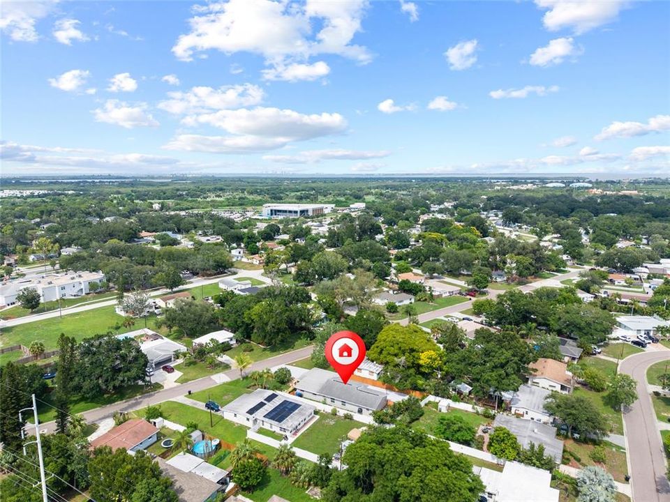 En Venta: $599,000 (4 camas, 2 baños, 1900 Pies cuadrados)