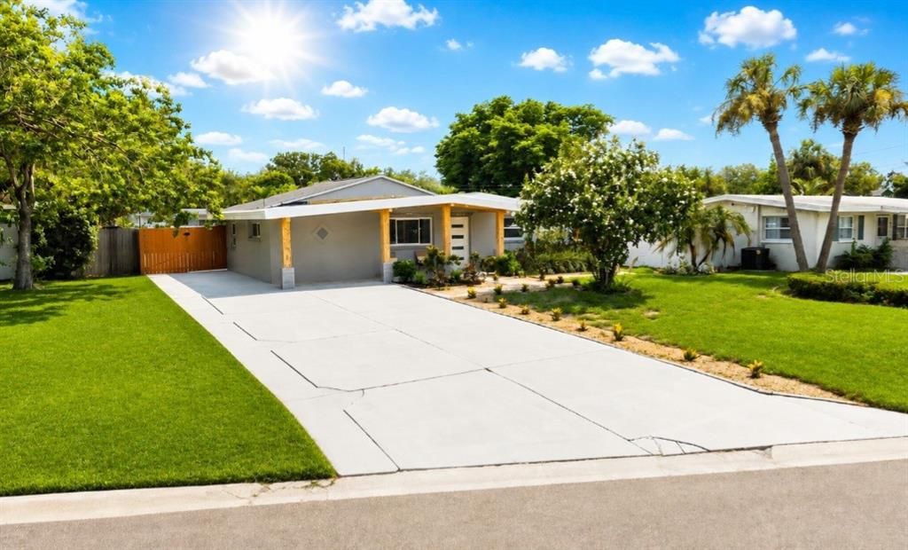 En Venta: $599,000 (4 camas, 2 baños, 1900 Pies cuadrados)