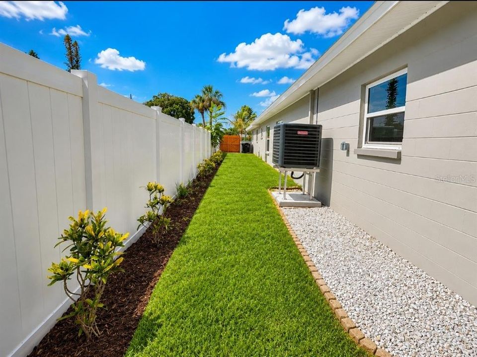 En Venta: $599,000 (4 camas, 2 baños, 1900 Pies cuadrados)